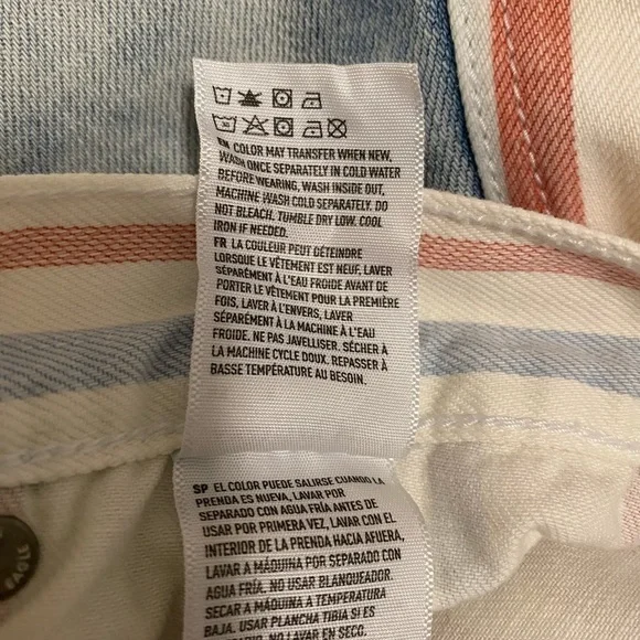 American Eagle Mom Short Patch Pocket Colorful Striped High Rise Cut Off Size 8 - Picture 9 of 11